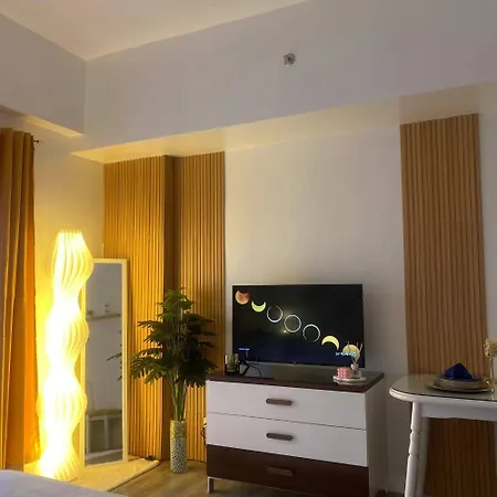 Rj Cozy Stays With Pool, Gym And Free Wifi Just 5 Mins Near Airport